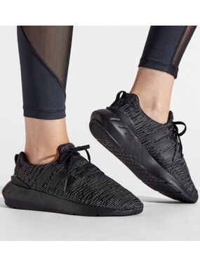 Adidas SWIFT RUN 22 SHOES